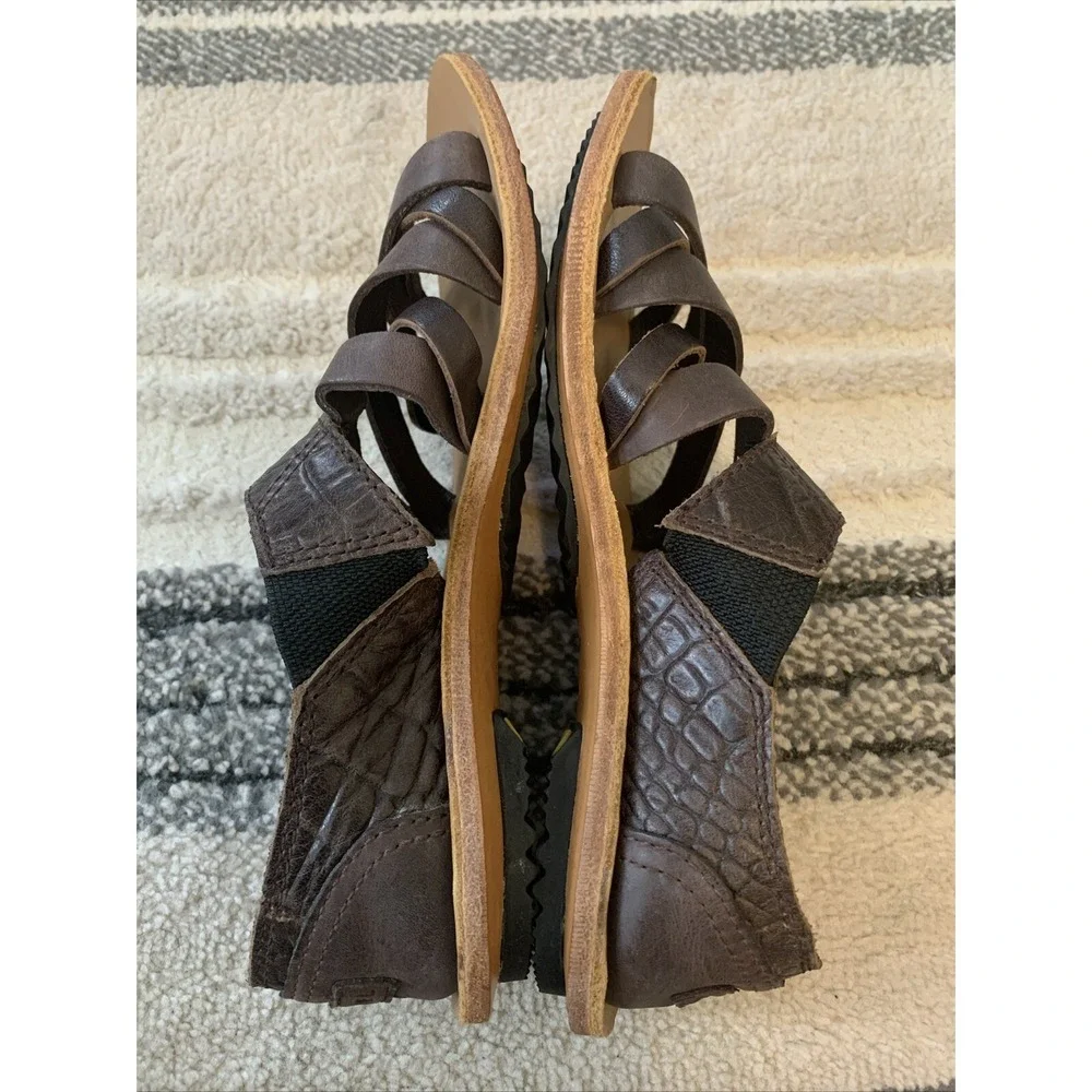 Sorel Lake Shoe Sandals Women's 6M‎ Brown Leather Slip On Strappy Open Toe.